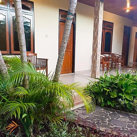 Kusnadi Hotel Legian  Exterior photo