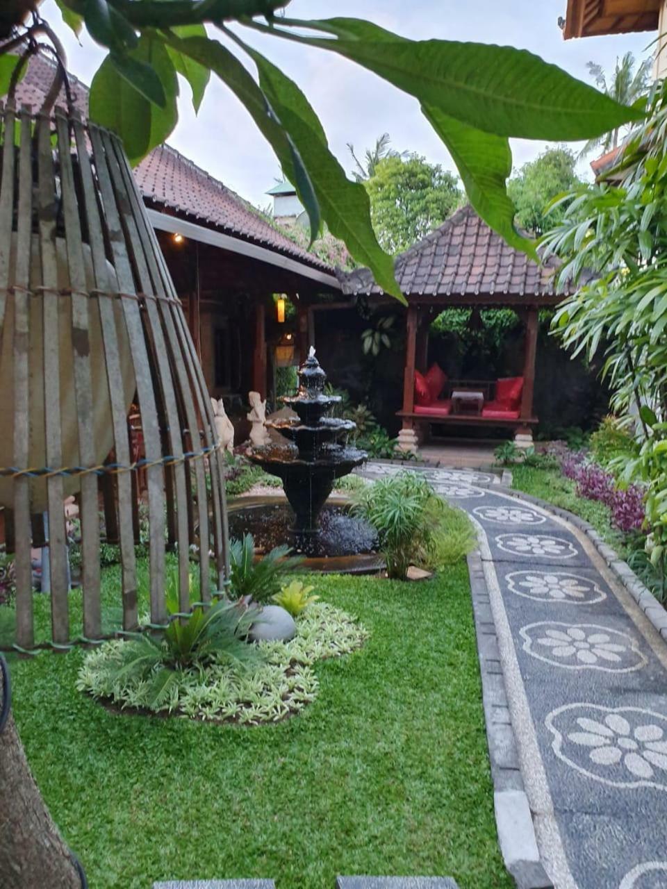Kusnadi Hotel Legian  Exterior photo